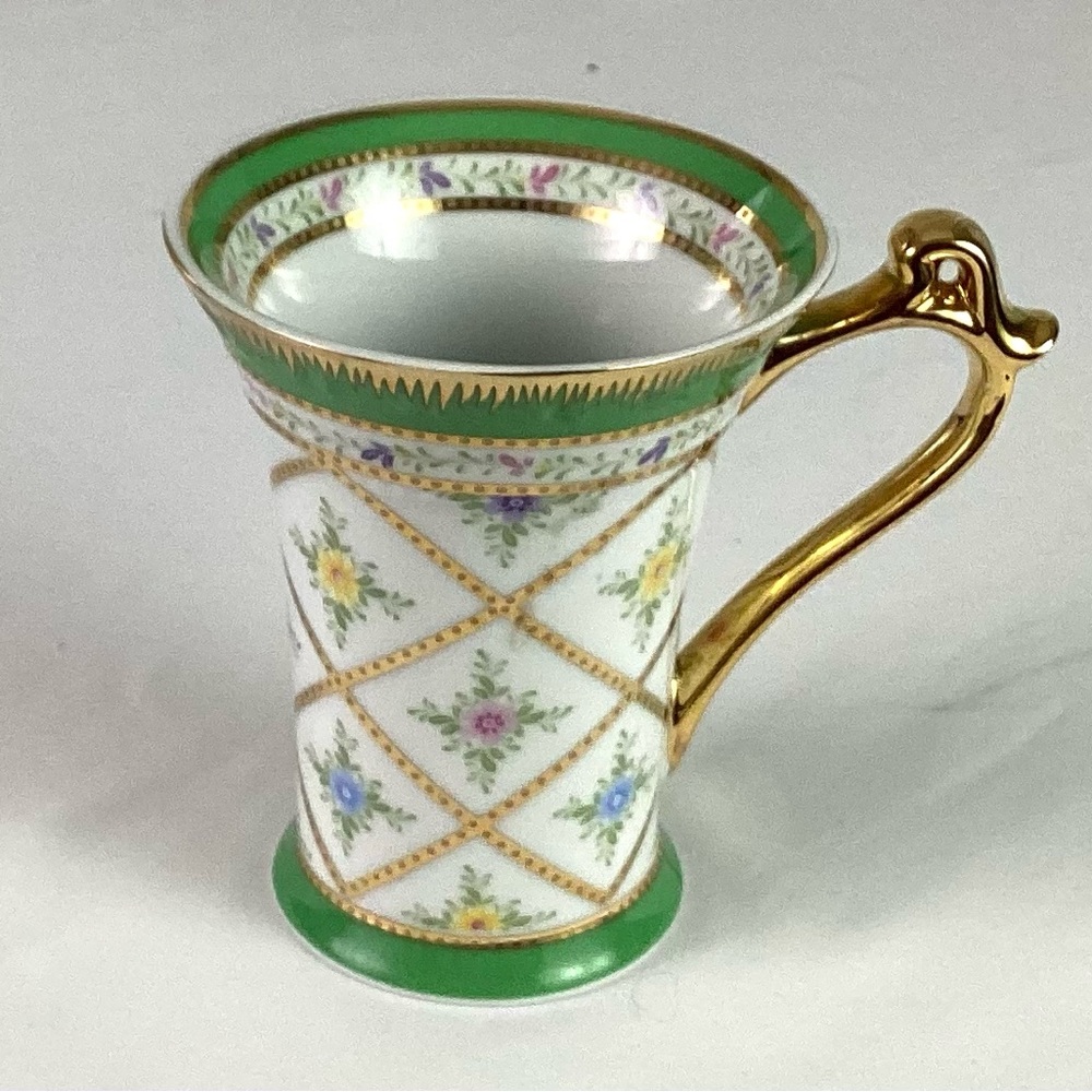 Nantucket home pedestal, gold, trimmed coffee cup